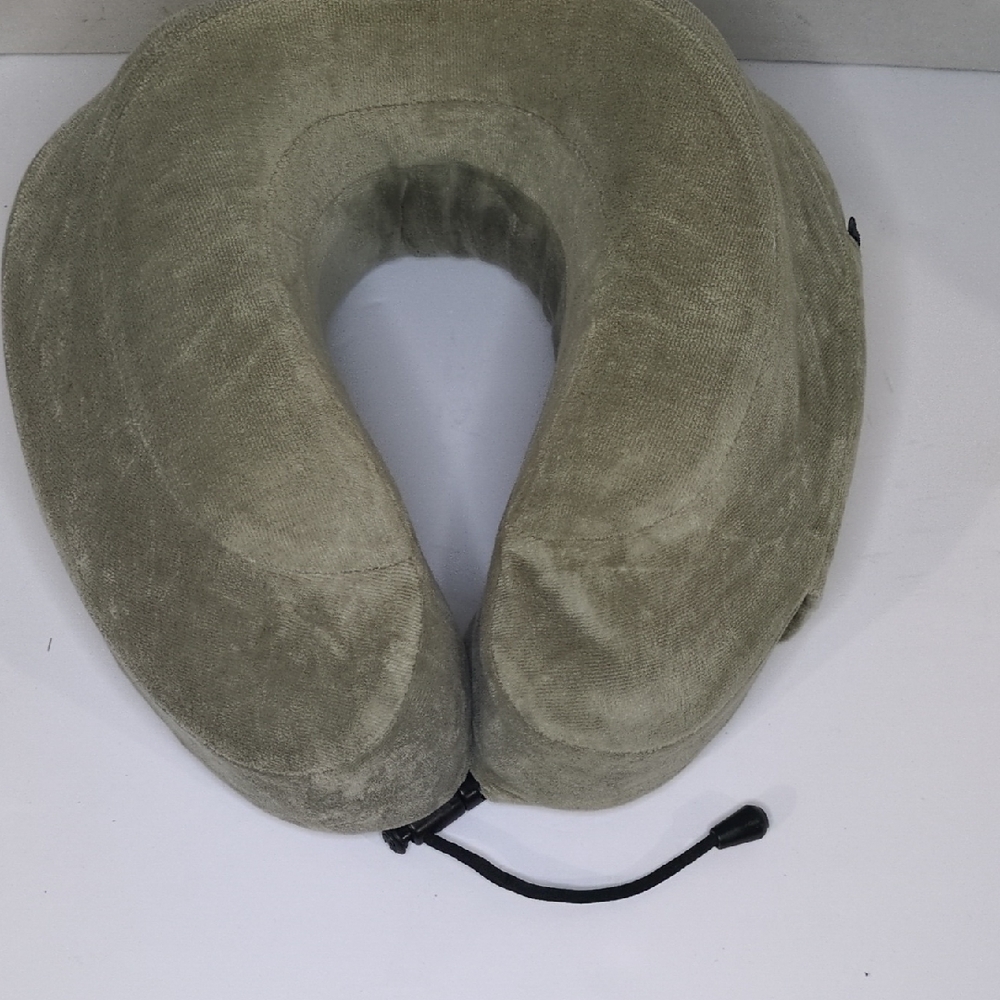 Cabeau Gray Memory Foam Travel Flight Neck Pillow Adjustable Clip